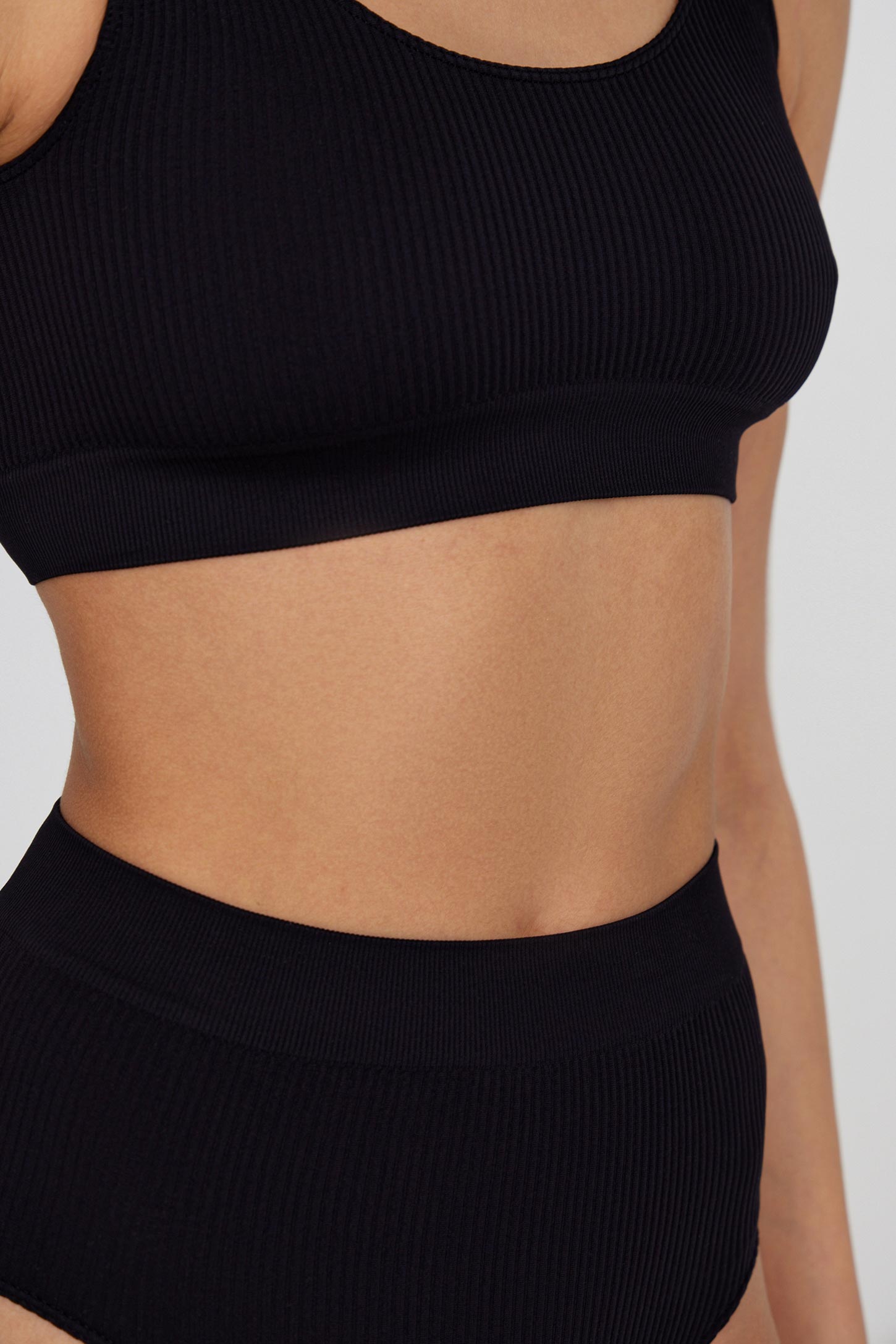 Wide-strap top set with high-rise briefs – фото № 3