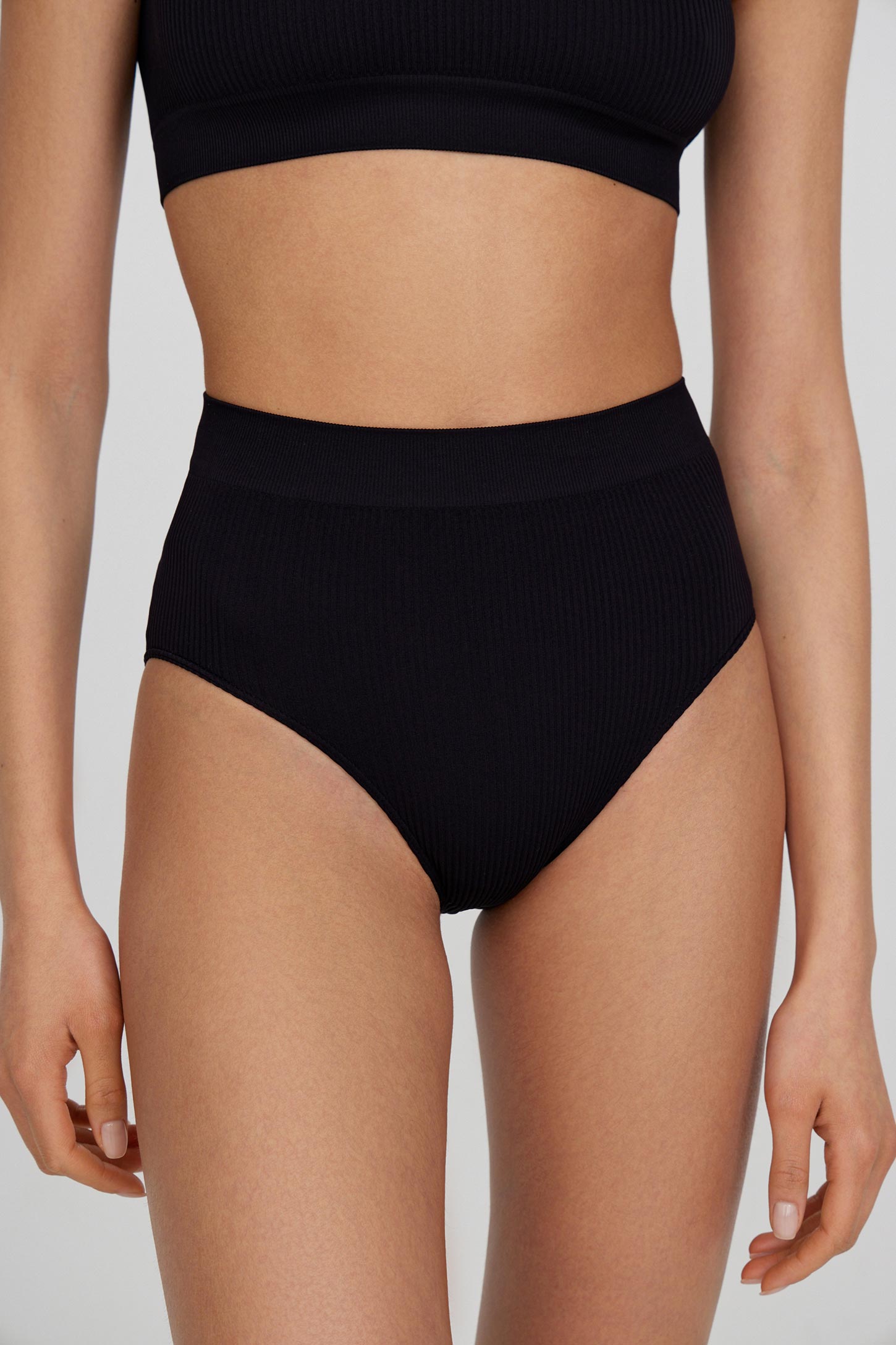 Wide-strap top set with high-rise briefs – фото № 4
