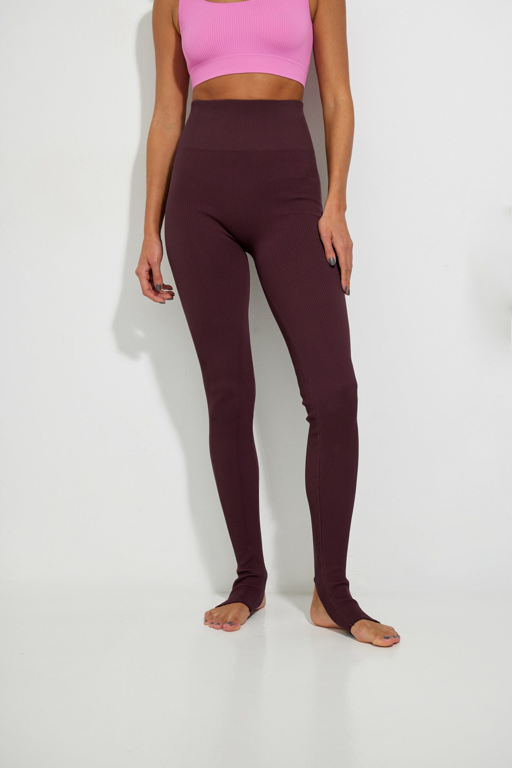 Ribbed leggings with wide foot loops – фото № 4