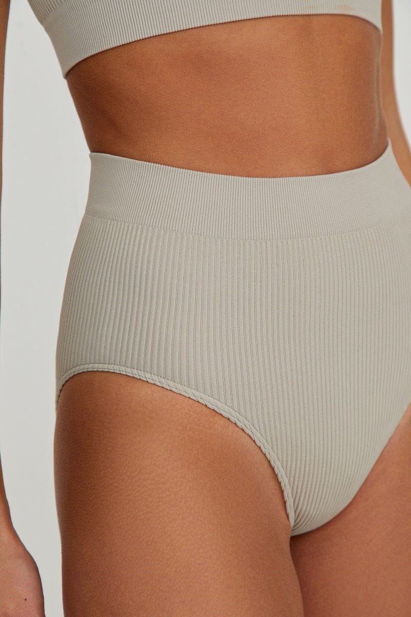 Wide-strap top set with high-rise briefs – фото № 3