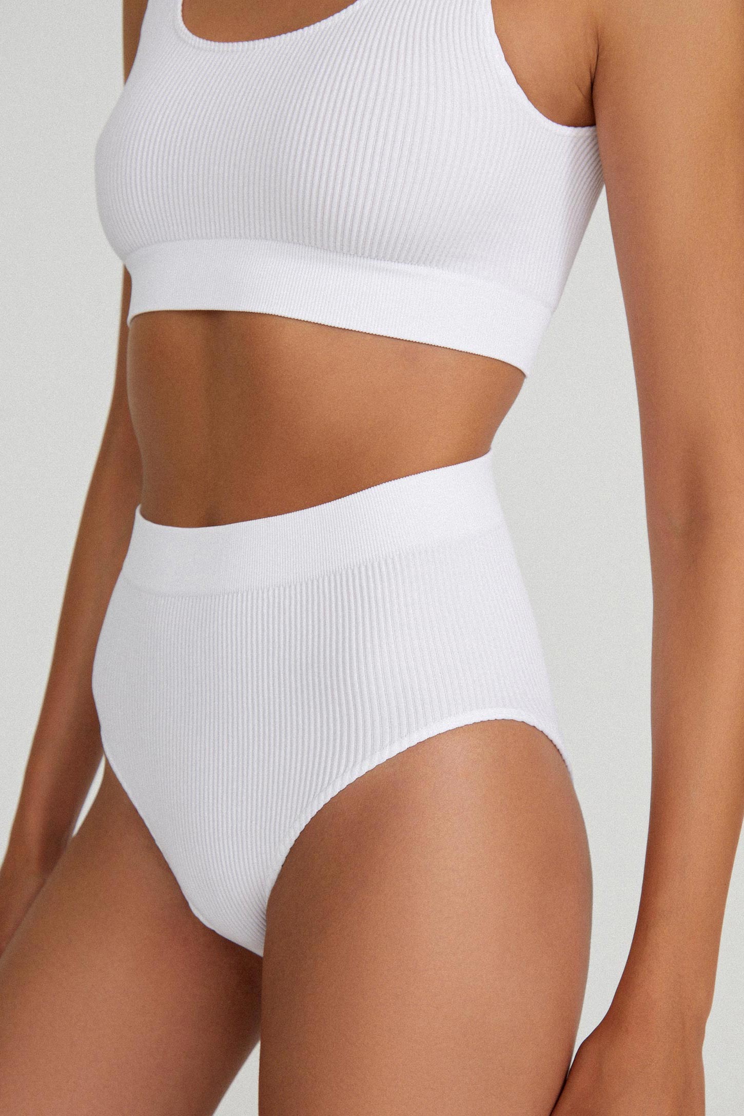 Wide-strap top set with high-rise briefs – фото № 3