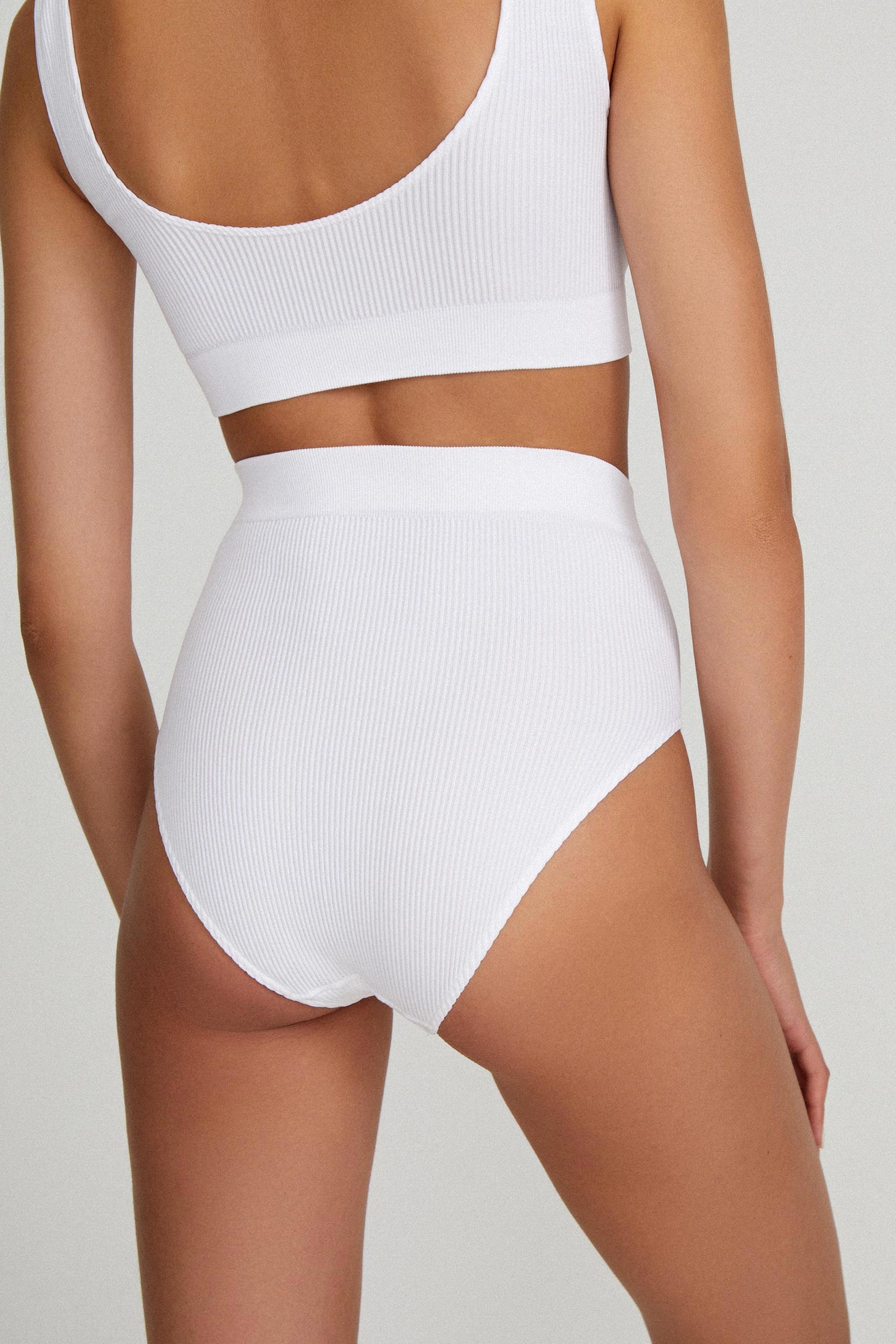Wide-strap top set with high-rise briefs – фото № 5