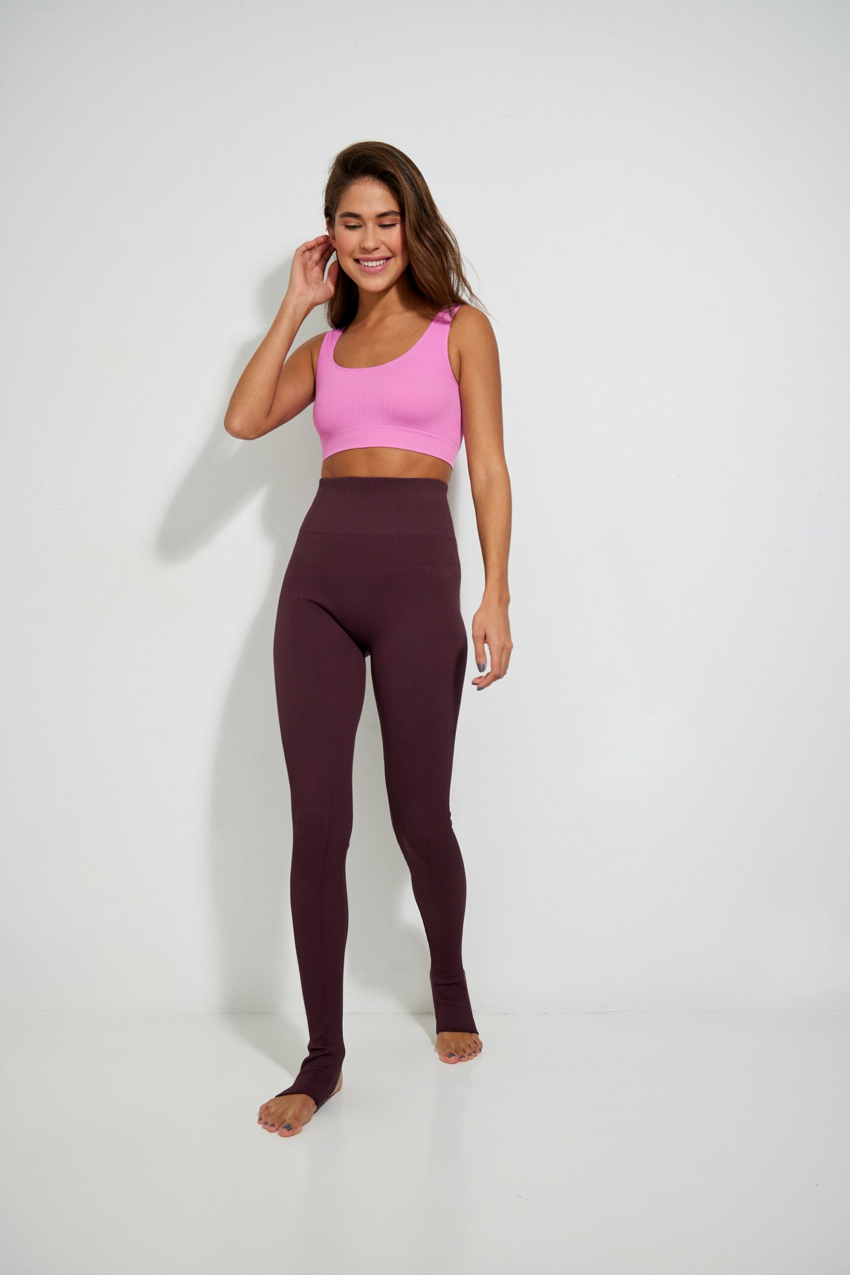 Ribbed leggings with wide foot loops – фото № 2