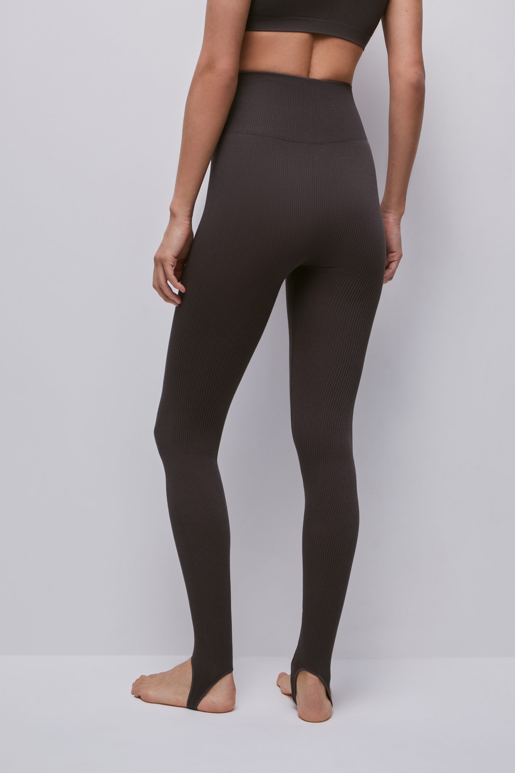 Ribbed bamboo leggings with stirrups – belle you