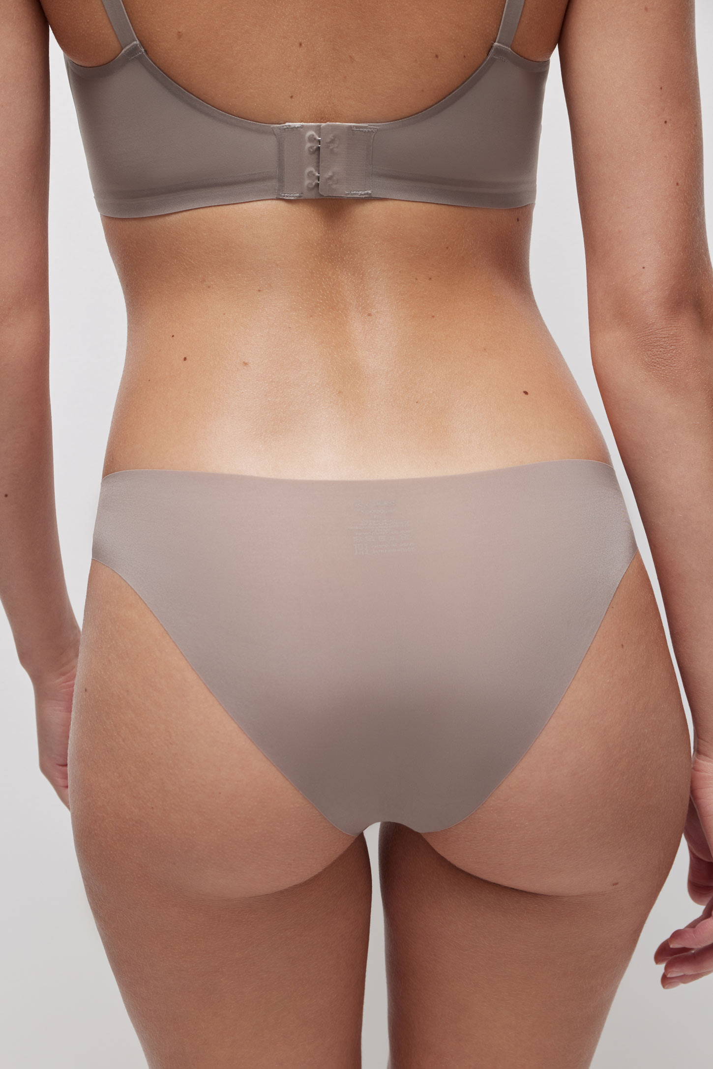 Slip-on briefs with a medium fit Airy – фото № 5
