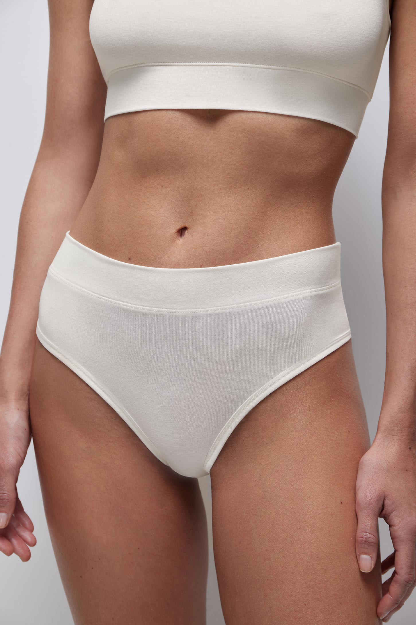 Slip-on briefs with a medium fit made of bamboo Bamboo nude – фото № 3
