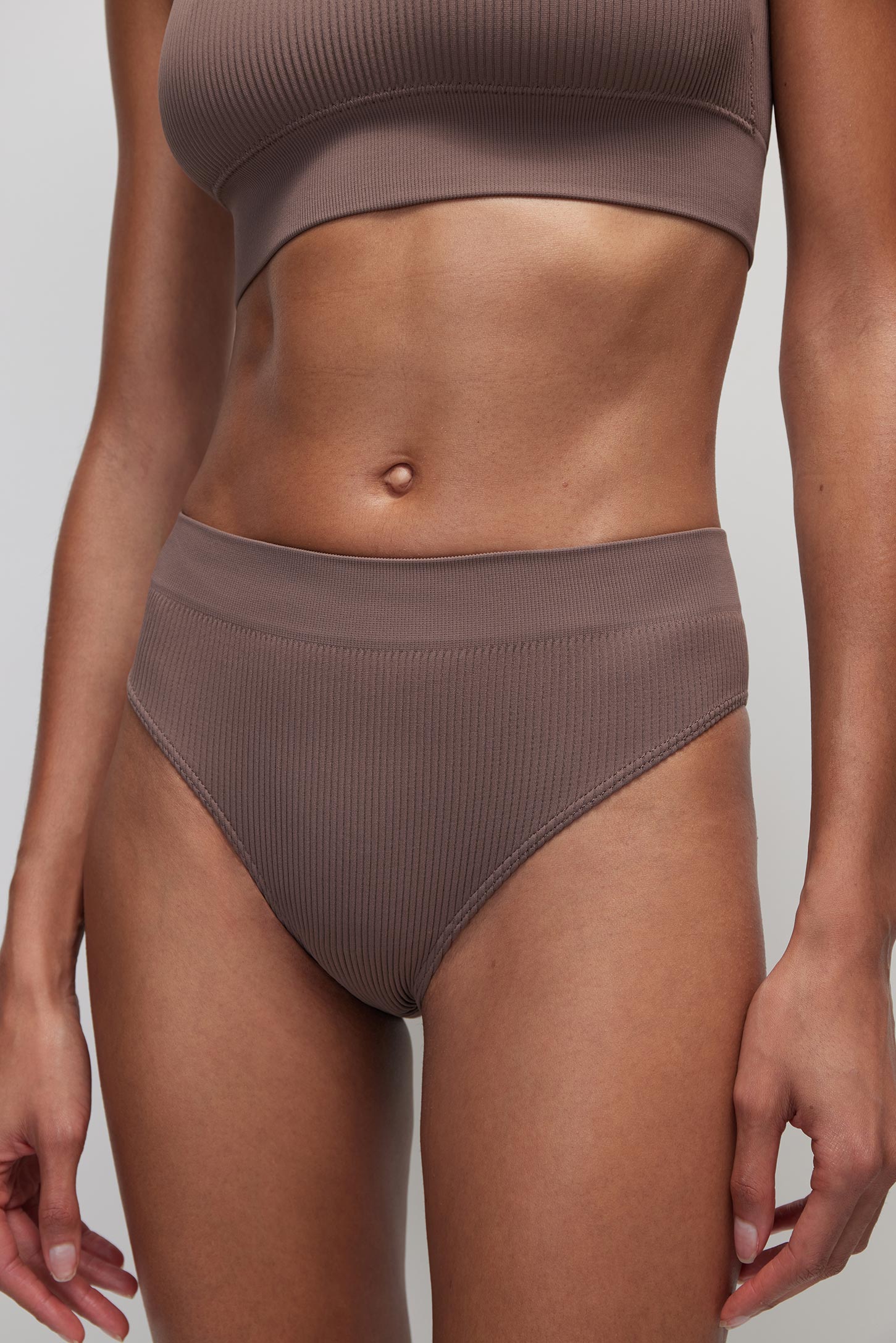 Hight-rise brazilian panties Ribbed Base – фото № 3