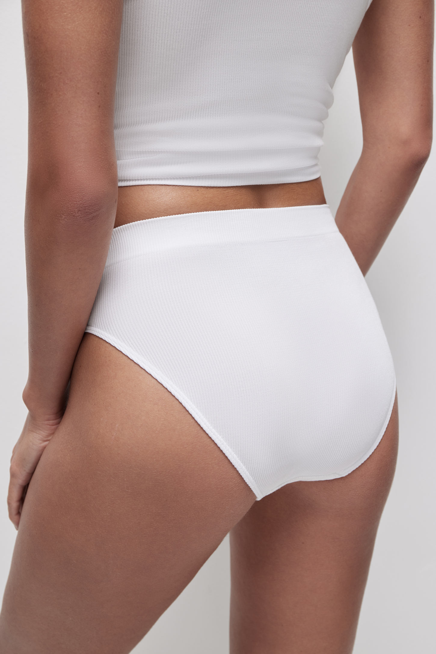 Slip-on briefs with a medium fit Soft – фото № 2
