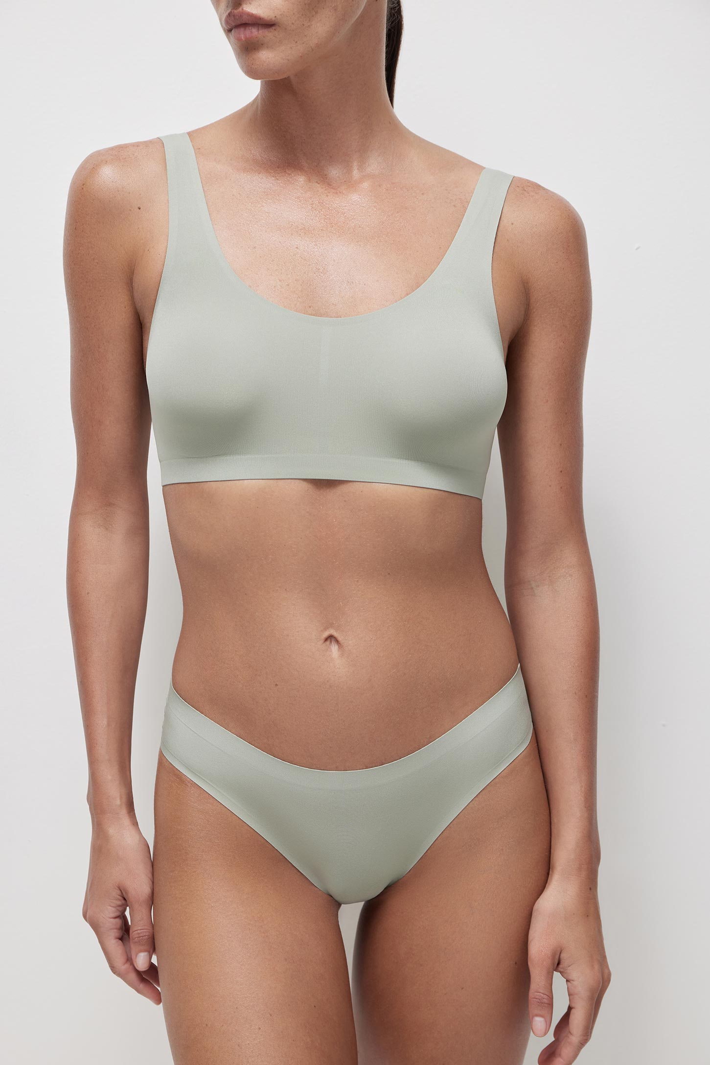 Invisible laser-cut classic briefs – фото № 5