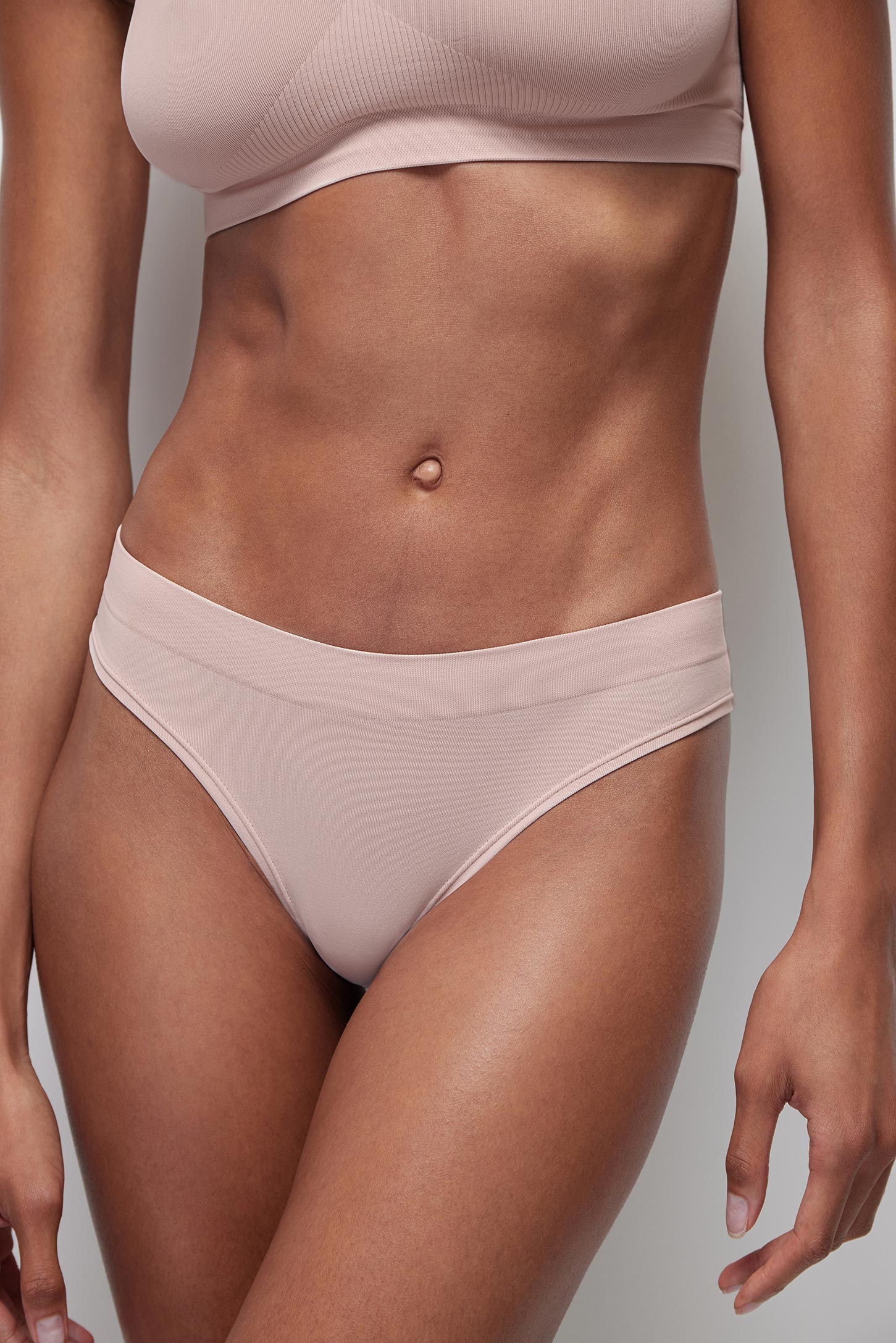 Low-rise brazilian briefs Base – фото № 3