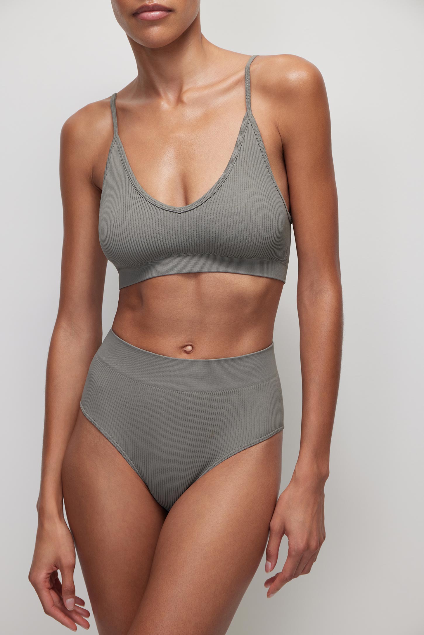 Ribbed slip-on briefs Ribbed Base – фото № 2