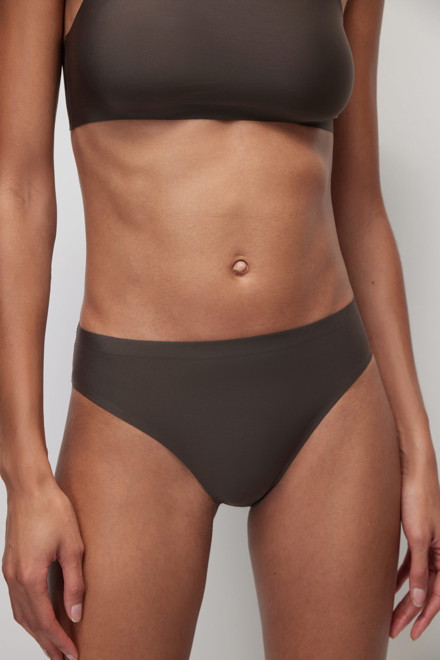 High-rise slip-on briefs Skin – фото № 2
