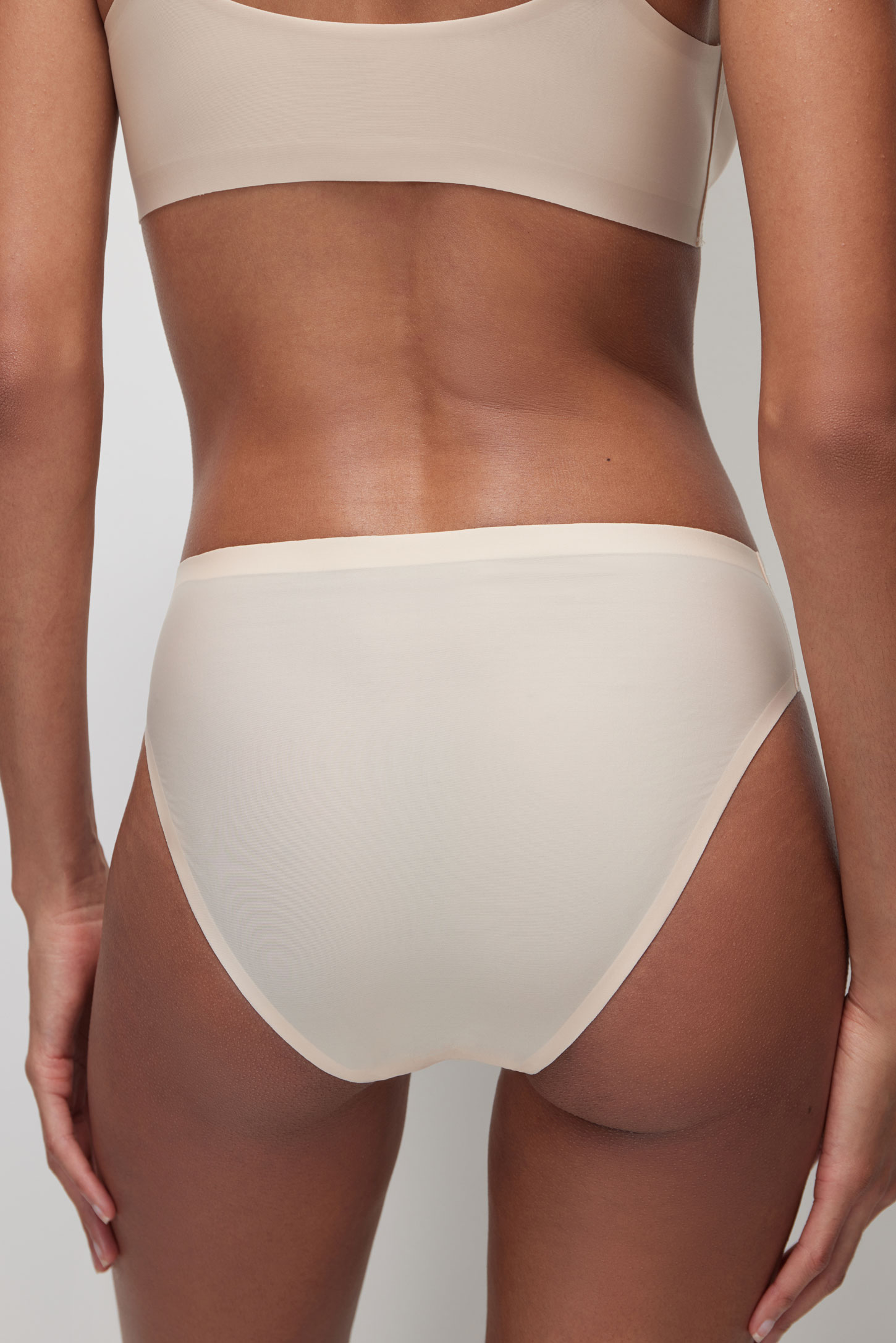 High-rise slip-on briefs Skin – фото № 5
