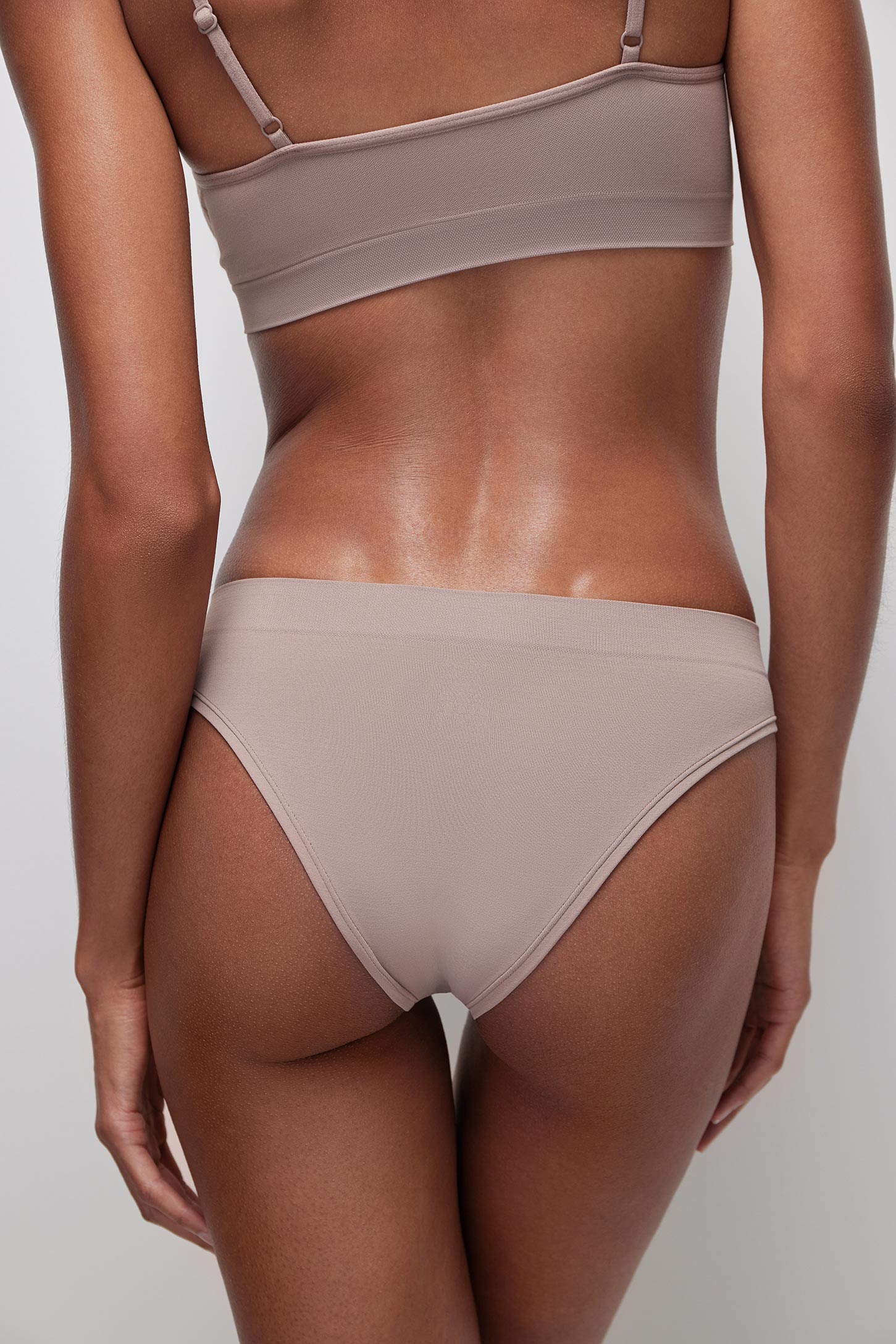 Low-rise brazilian briefs Base – фото № 5