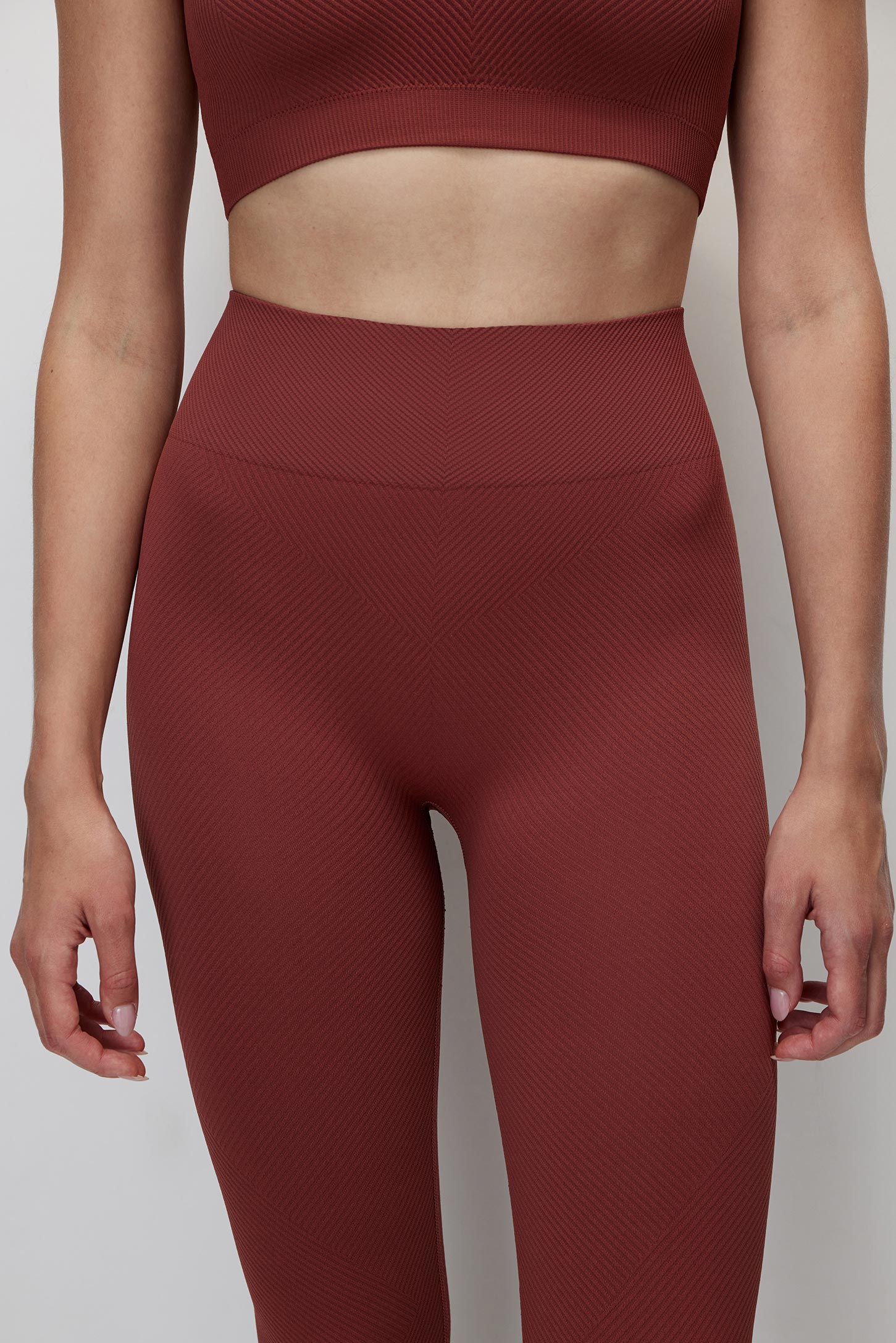 Leggings with a diagonal hem – фото № 3
