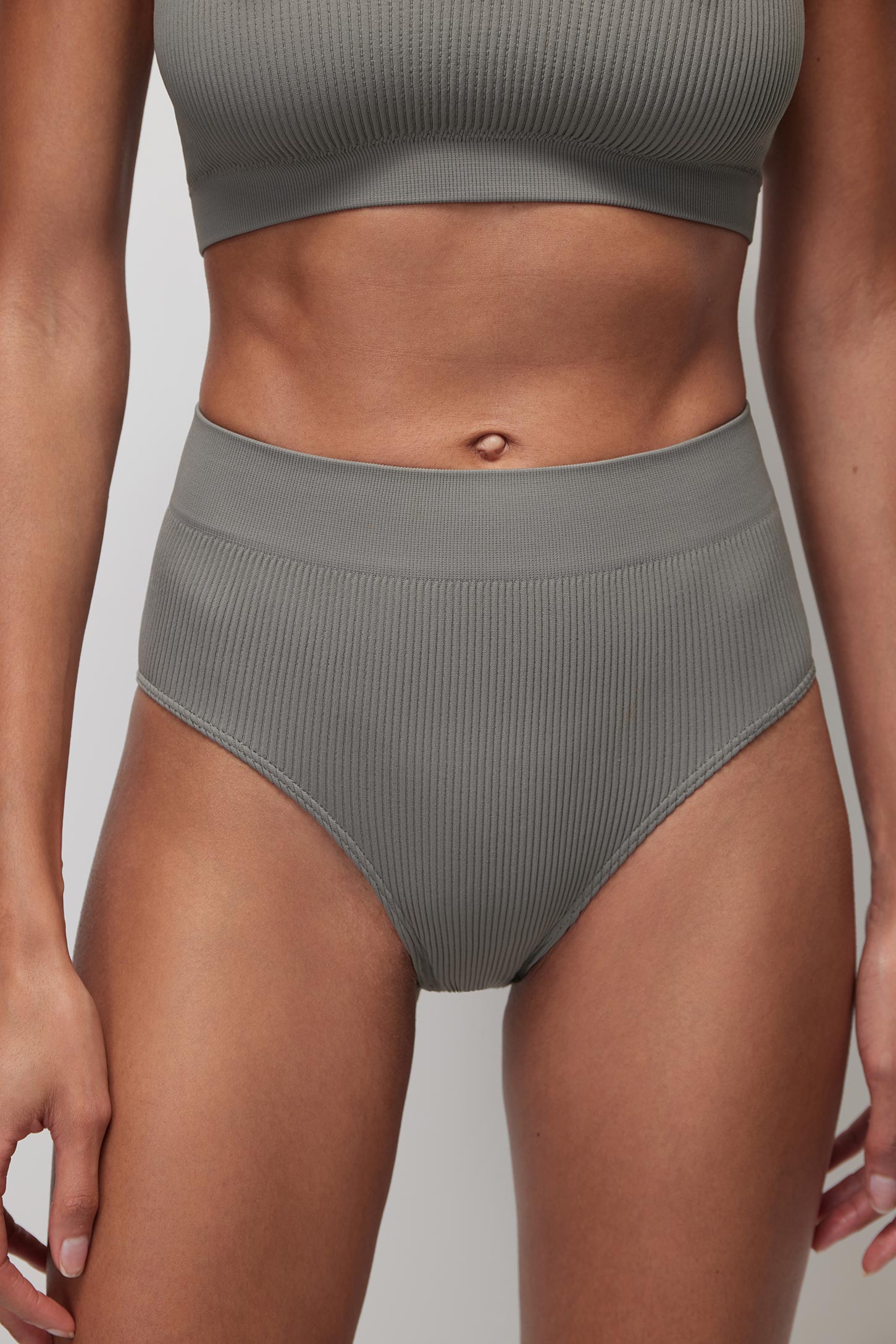 Ribbed slip-on briefs Ribbed Base – фото № 3