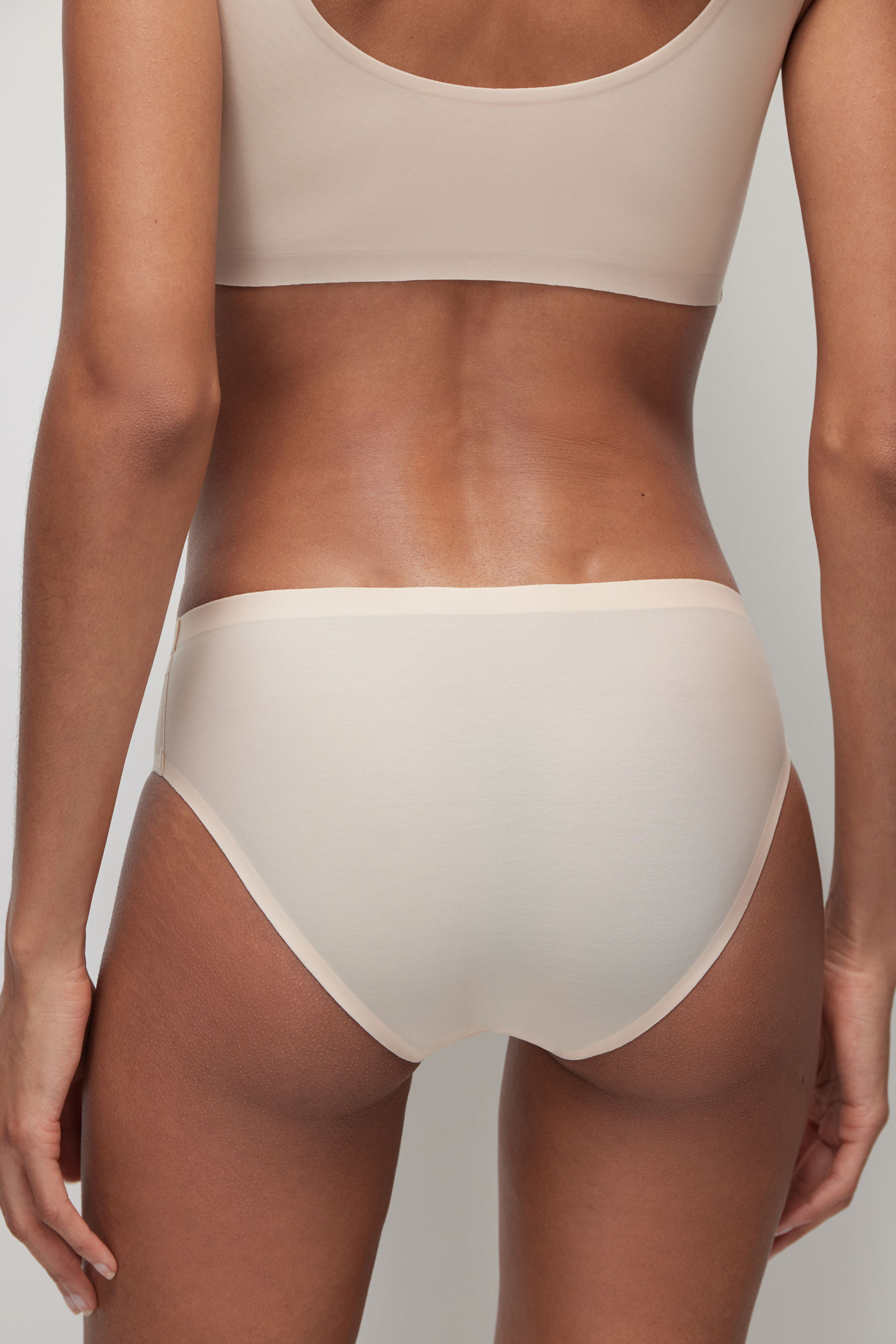Slip-on briefs with a medium fit Skin – фото № 5