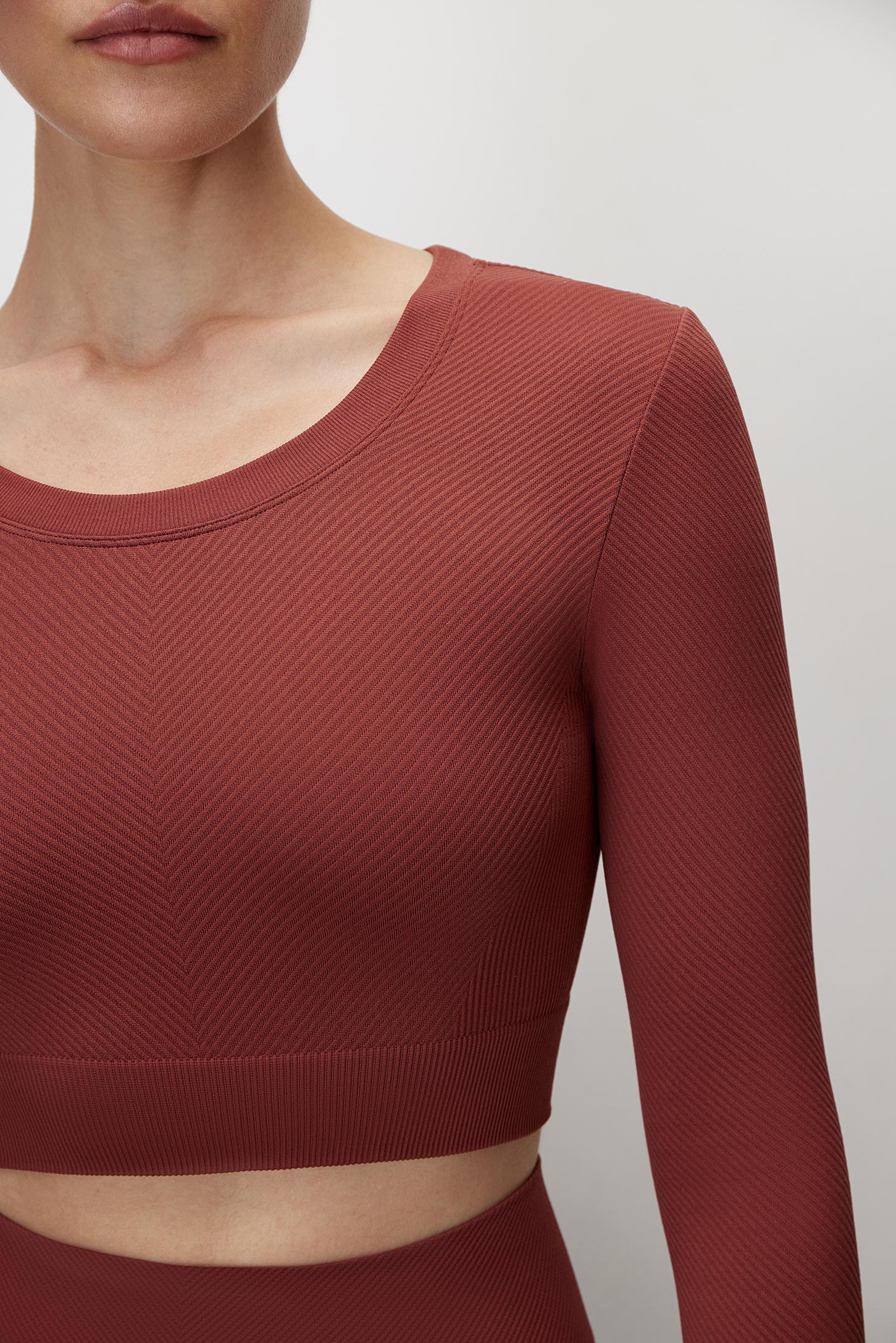 Longsleeve shortened into a diagonal hem Sport Base – фото № 4