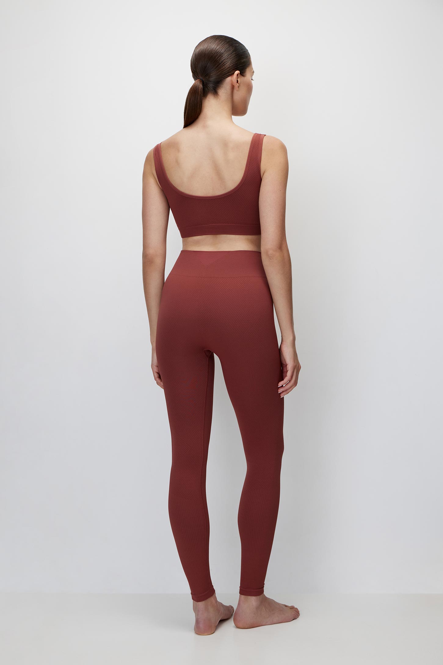 Leggings with a diagonal hem – фото № 4