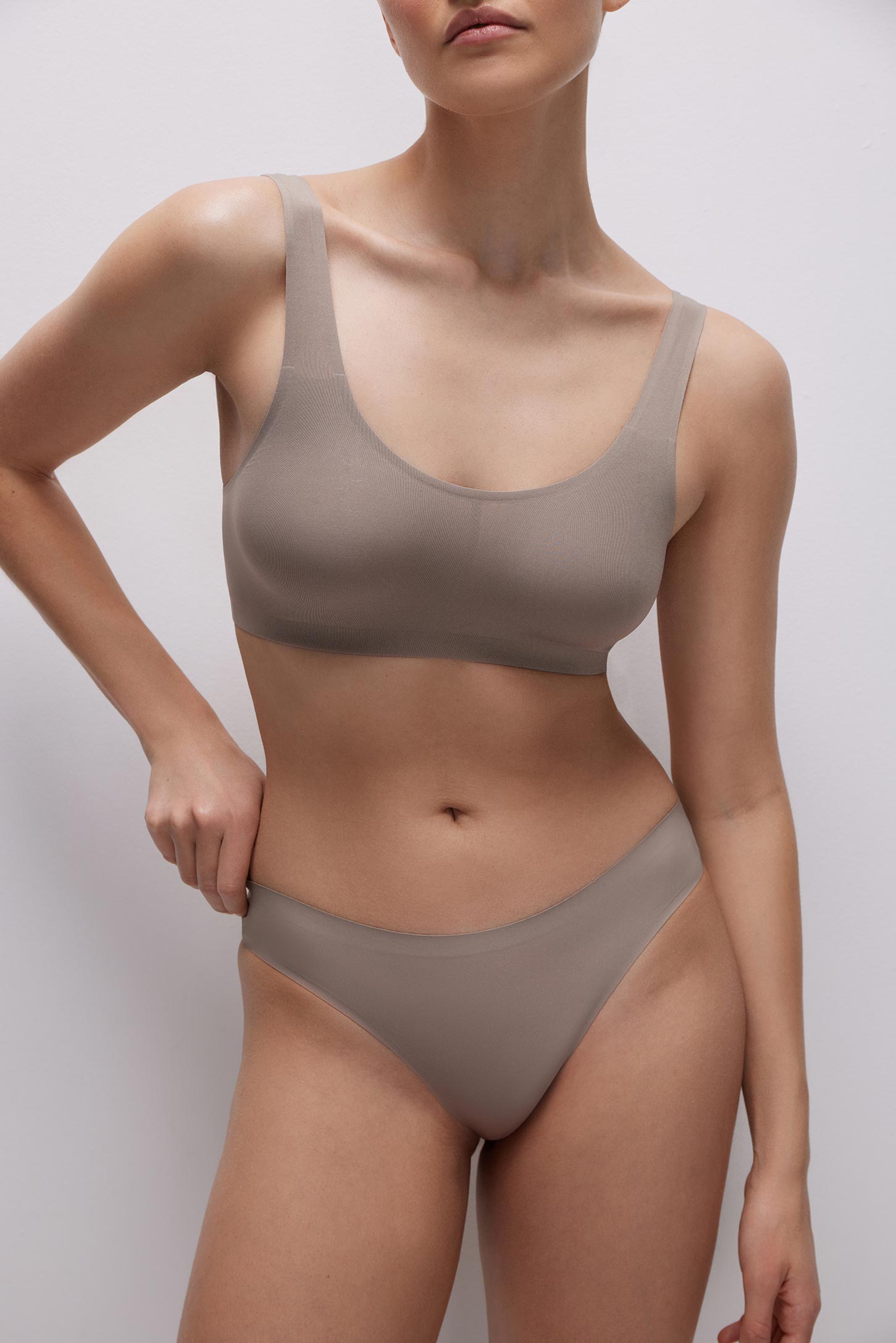 Invisible laser-cut classic briefs Invisible