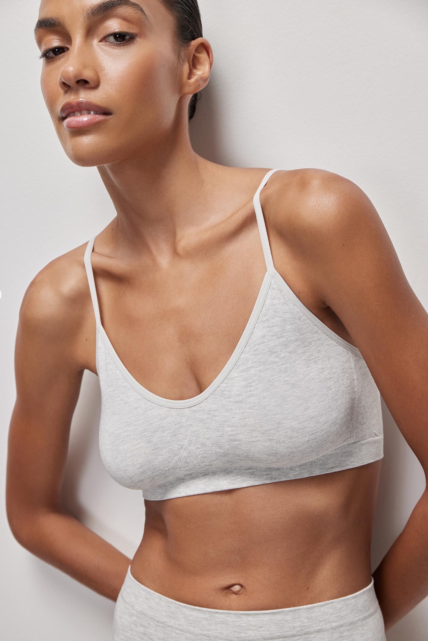 Top with thin straps Bamboo Seamless - m/l