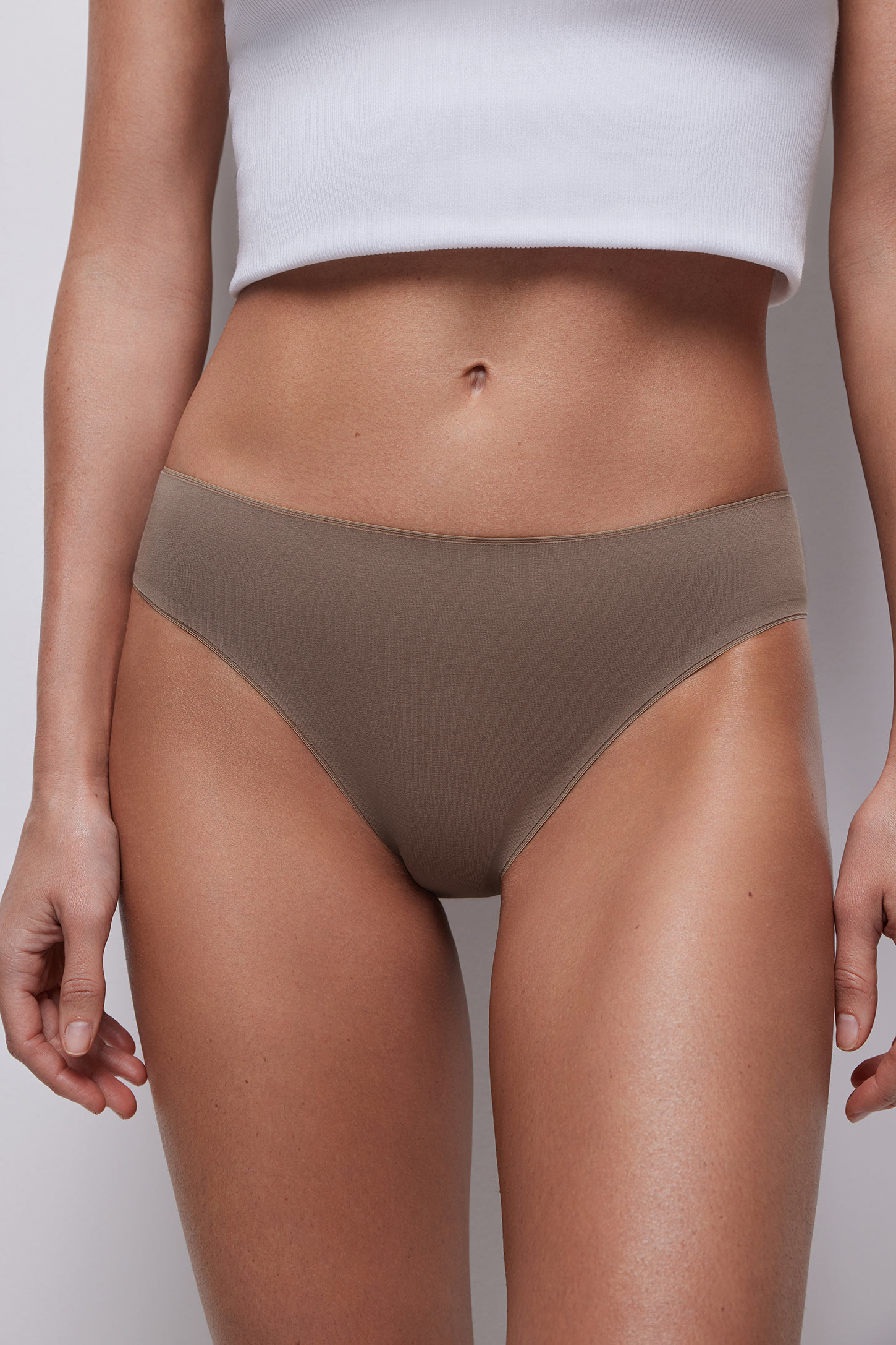 Mid-rise slip briefs included in the set – фото № 3
