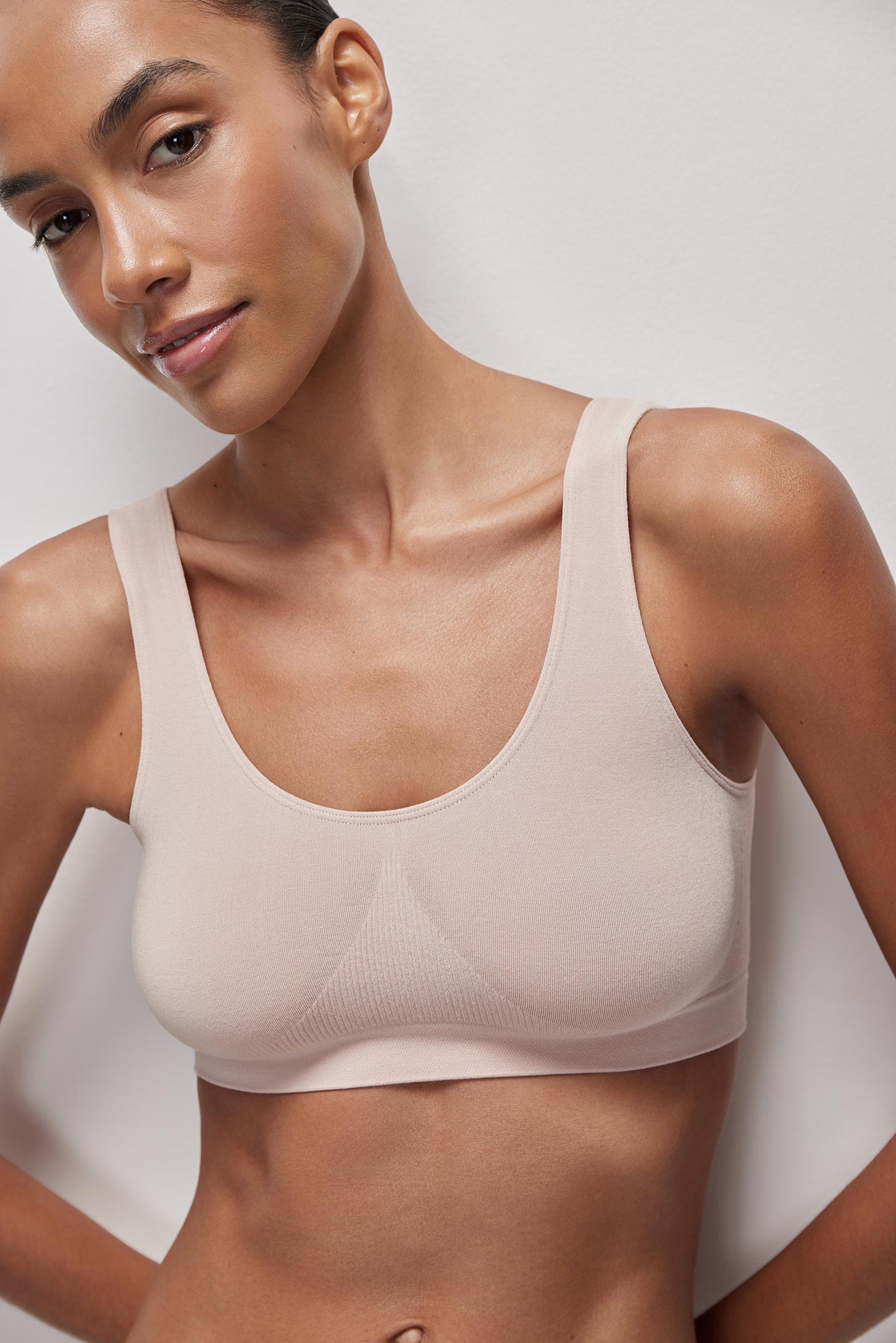 Bamboo wide-strap bra top Seamless – фото № 2