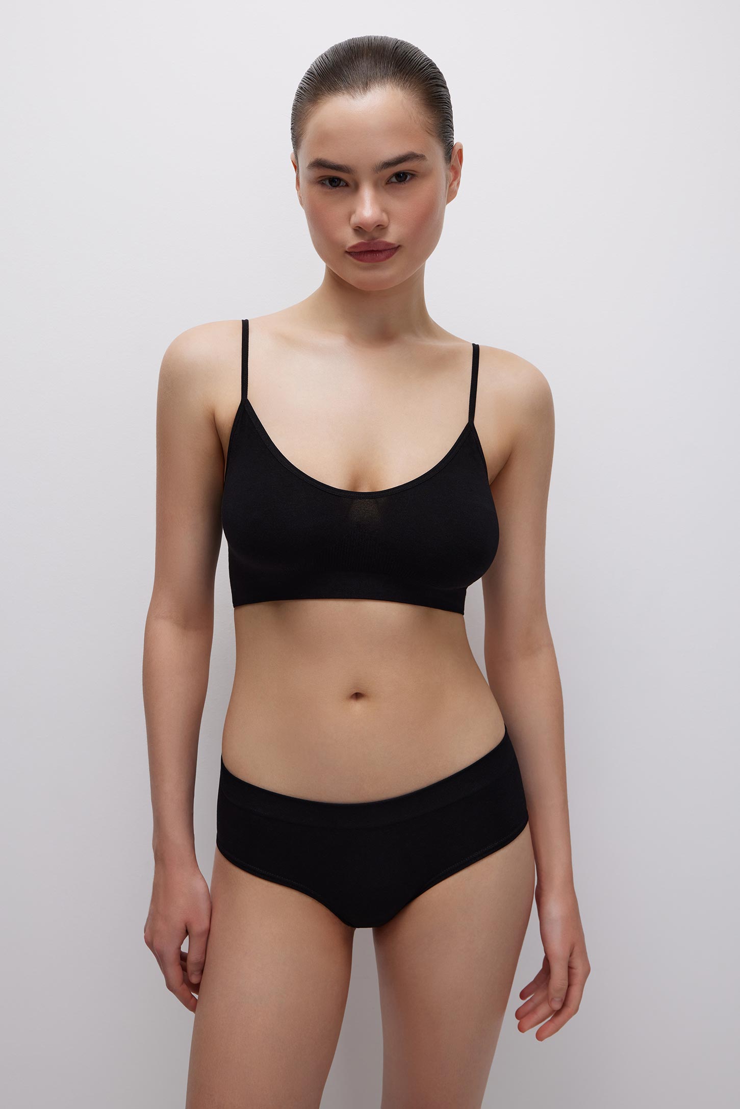 Top with thin straps Bamboo Seamless – фото № 2