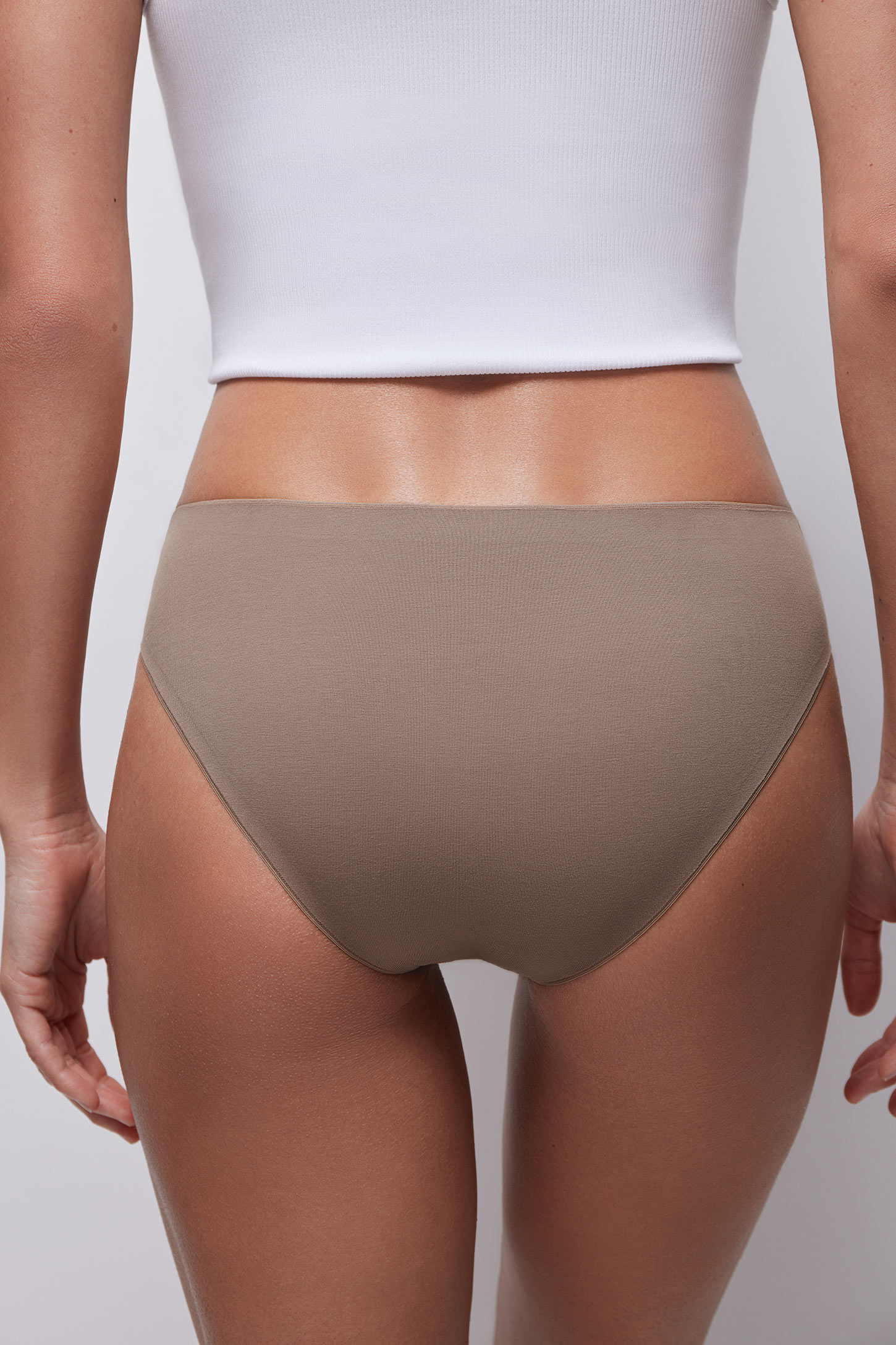 Mid-rise slip briefs included in the set – фото № 4