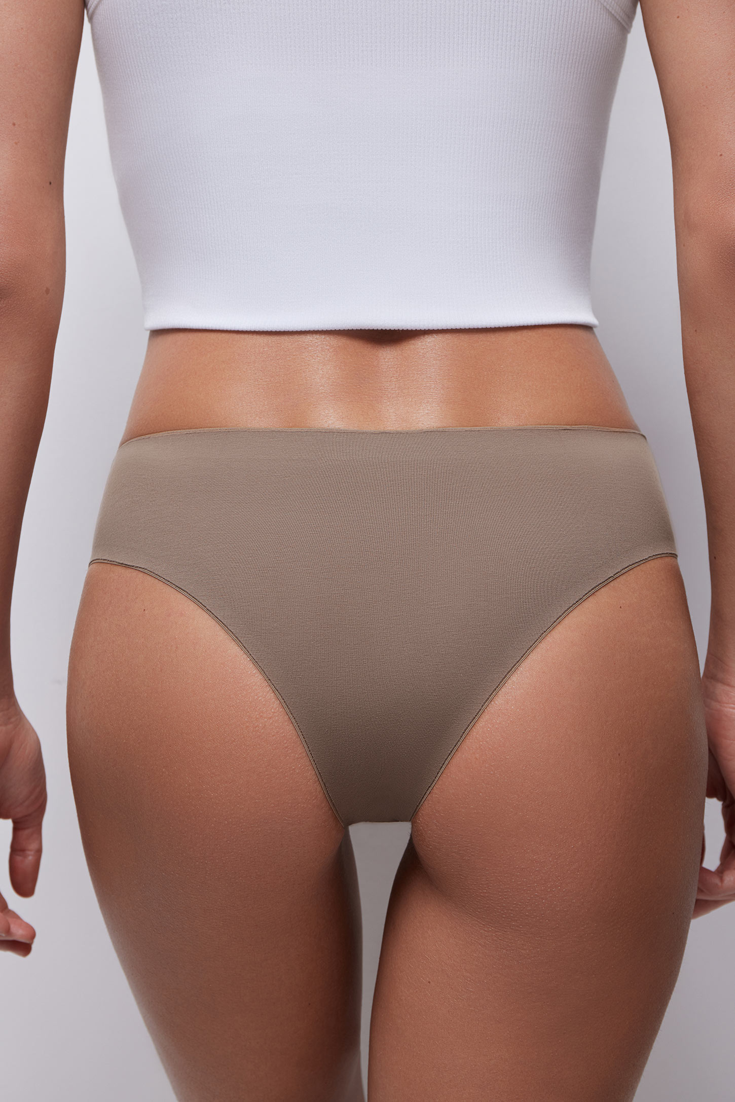 Mid-rise thongs included in the set – фото № 4