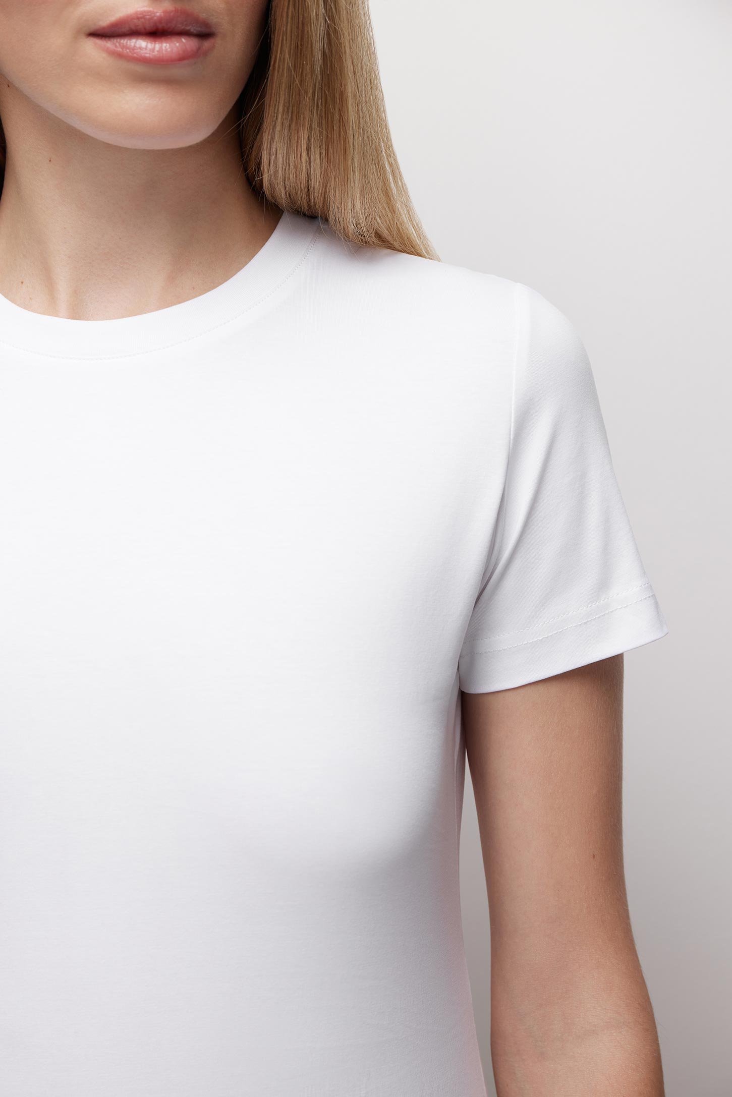 T-shirt slim fit Basic – фото № 4