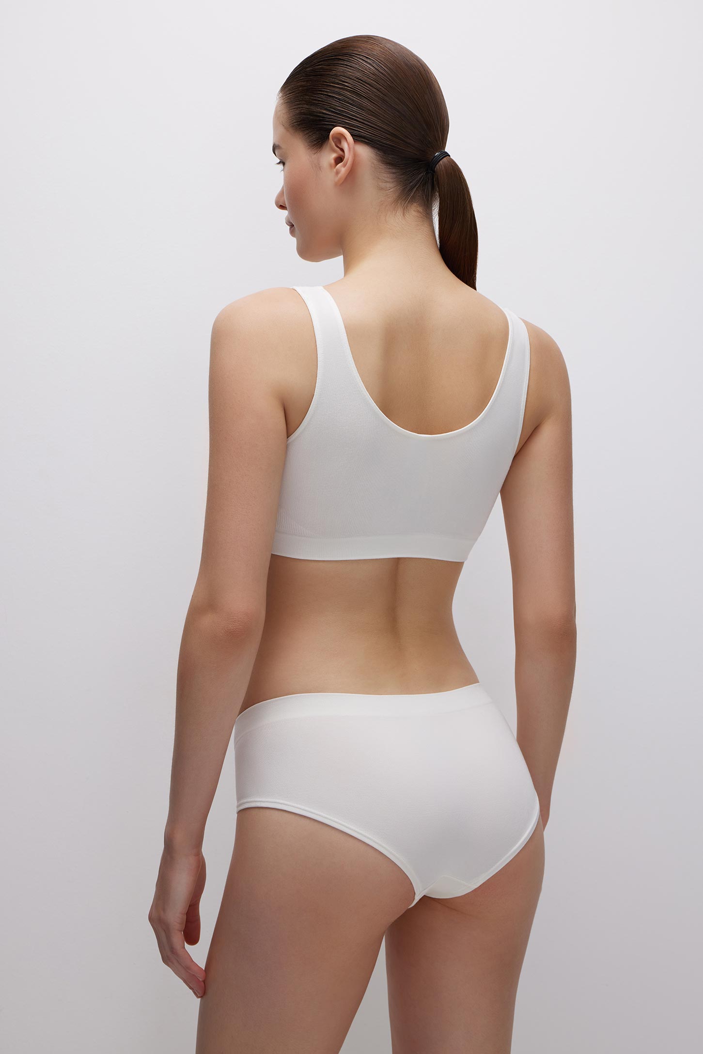 Bamboo wide-strap bra top Seamless – фото № 4