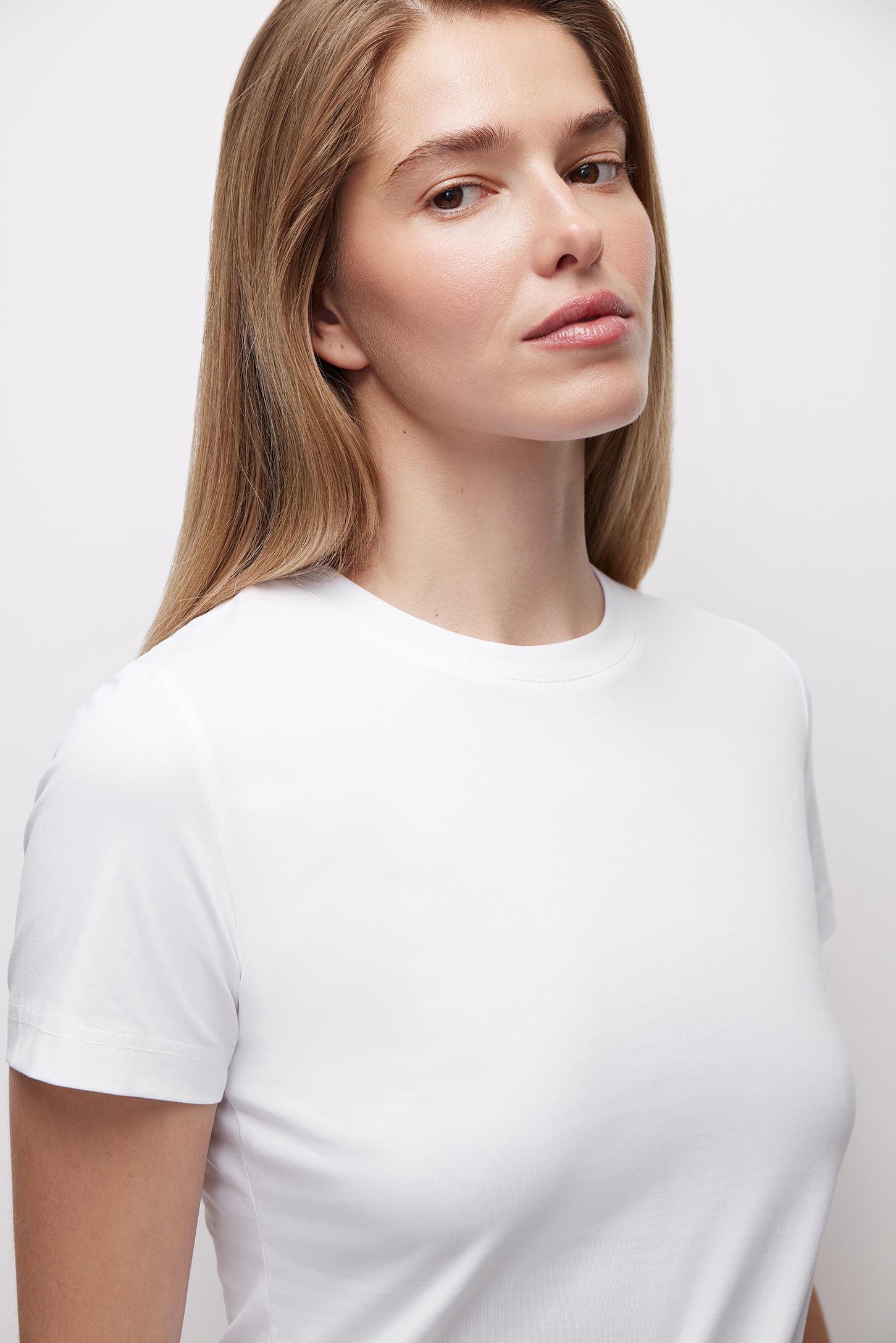 T-shirt slim fit Basic – фото № 2