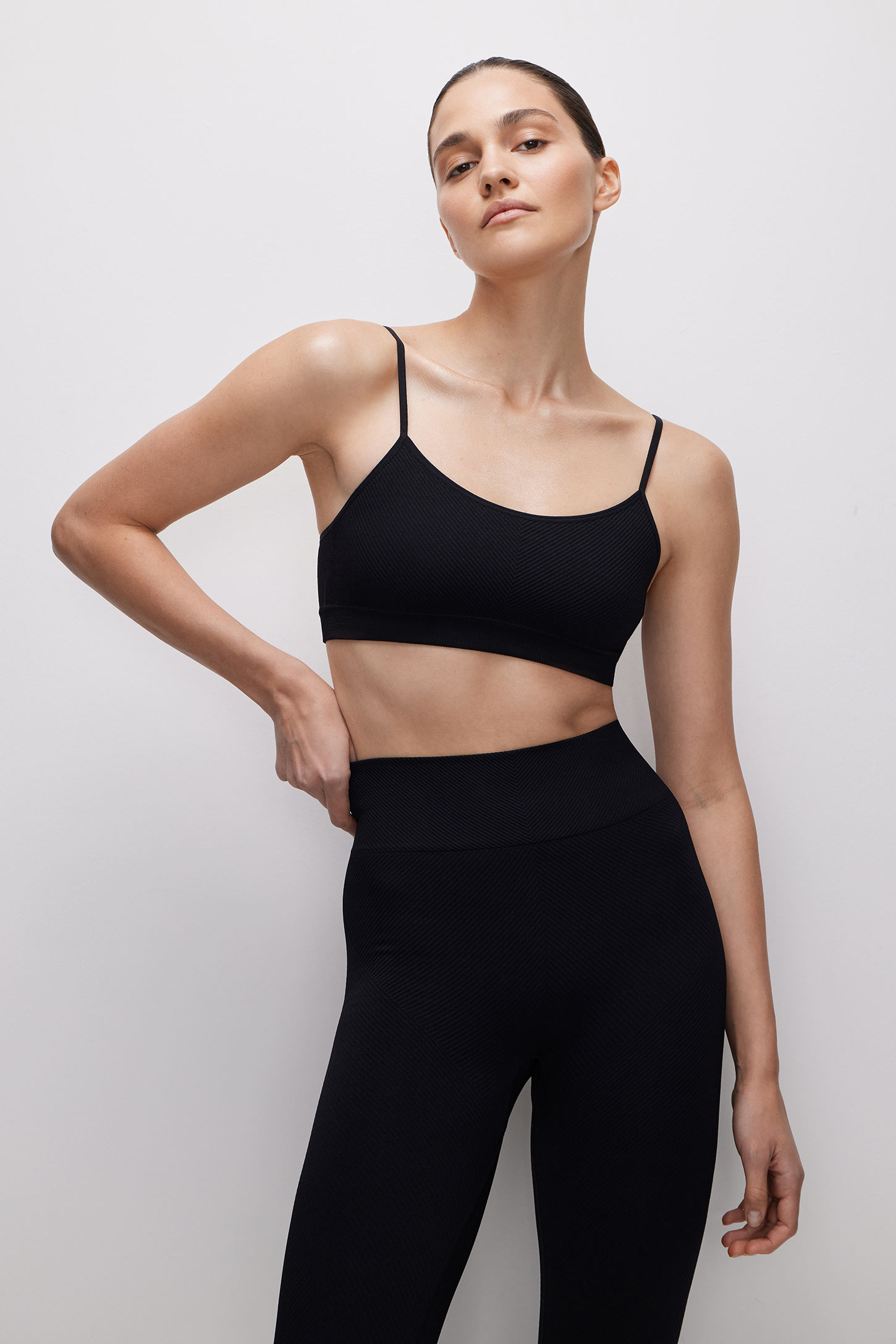 Wide-strap top Seamless Fit – фото № 4