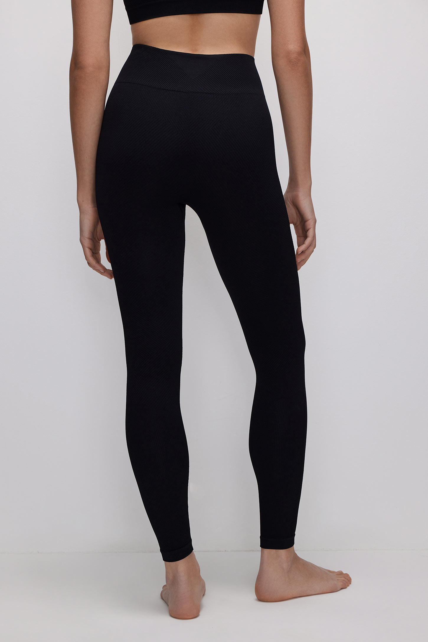 Leggings with a diagonal hem Seamless Fit – фото № 6