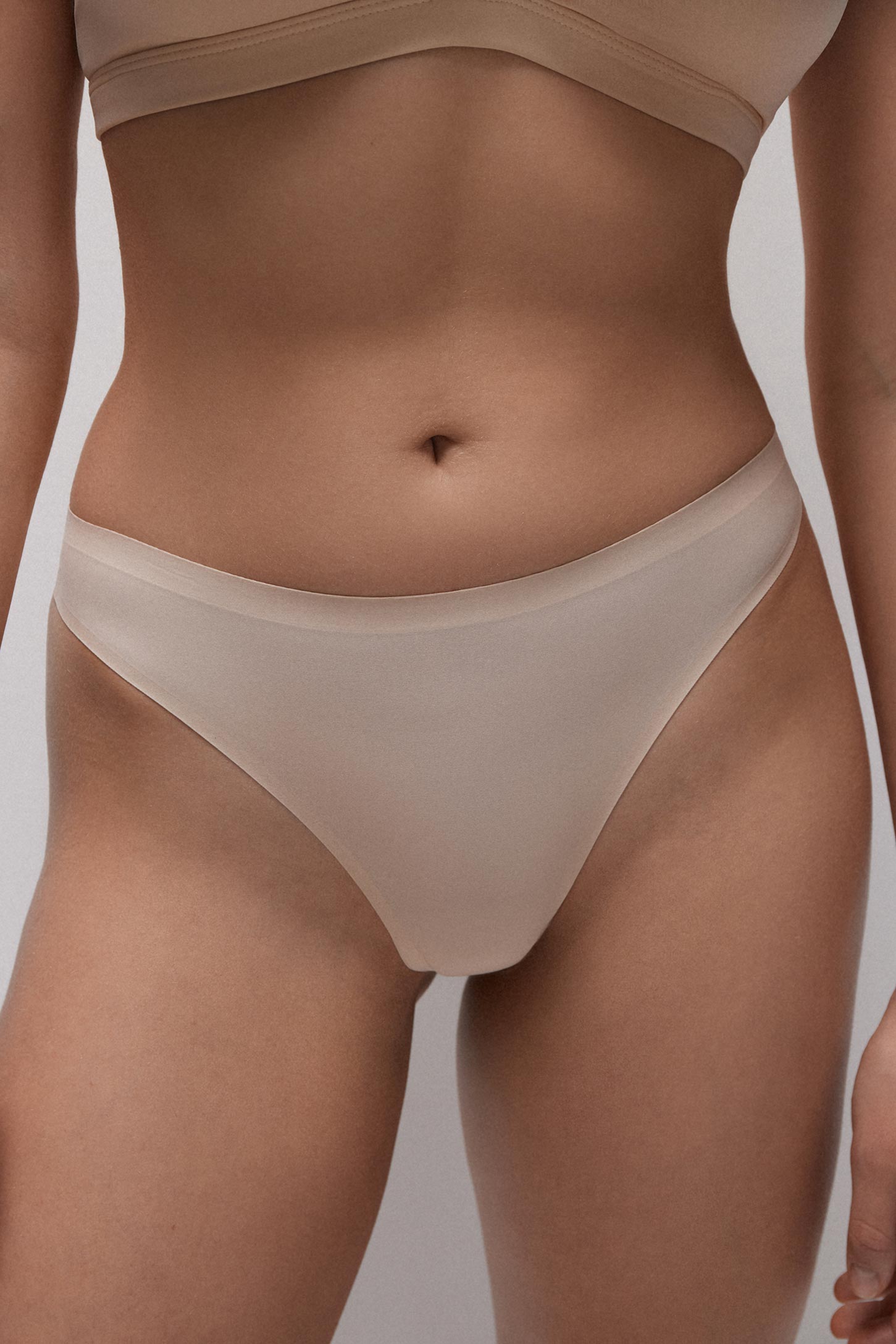 Hight-rise thong Invisible