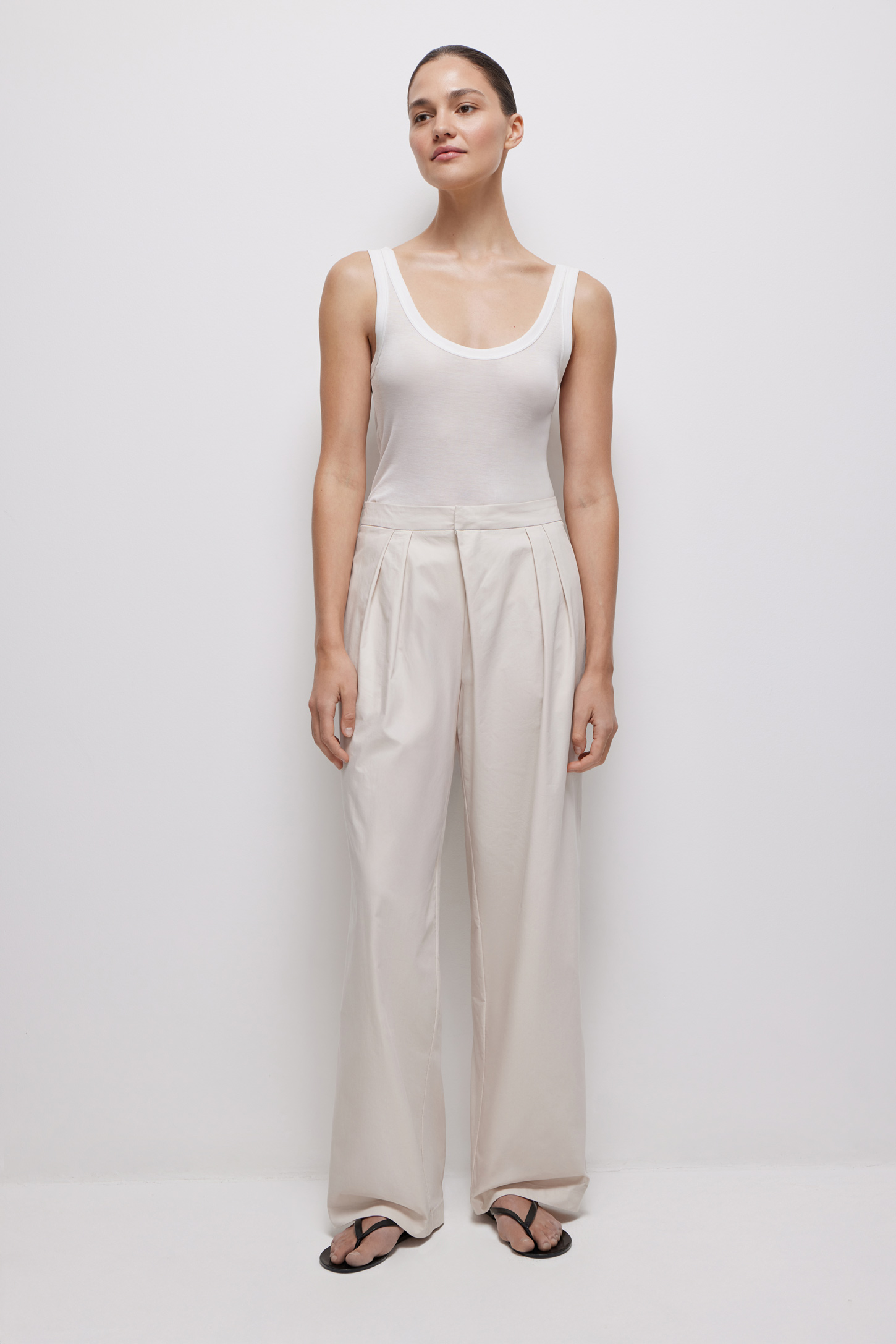 Tank top with wide straps Basic – фото № 4